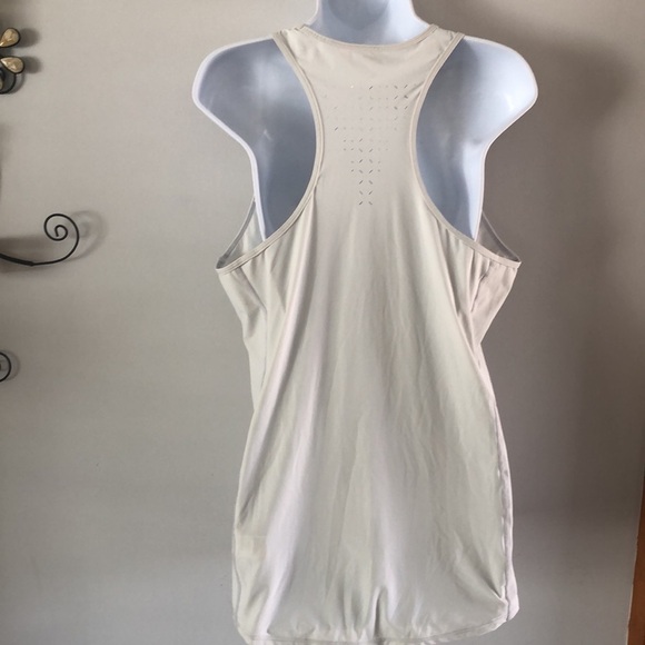 𝅺NEW Zella “Nova” Exercise Perforated Cutout Racer Back Size L Workout Tank Top - Picture 6 of 15